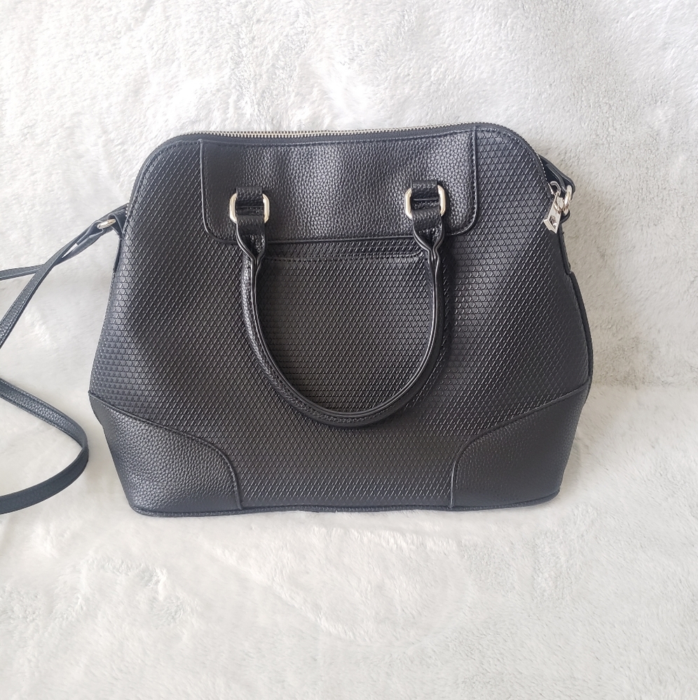 Liz Claiborne Black Textured Bag - Picture 4 of 6